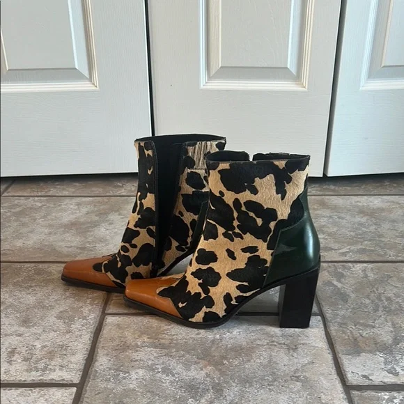 Jeffrey Campbell Black and Tan Heeled Boots - Picture 4 of 6